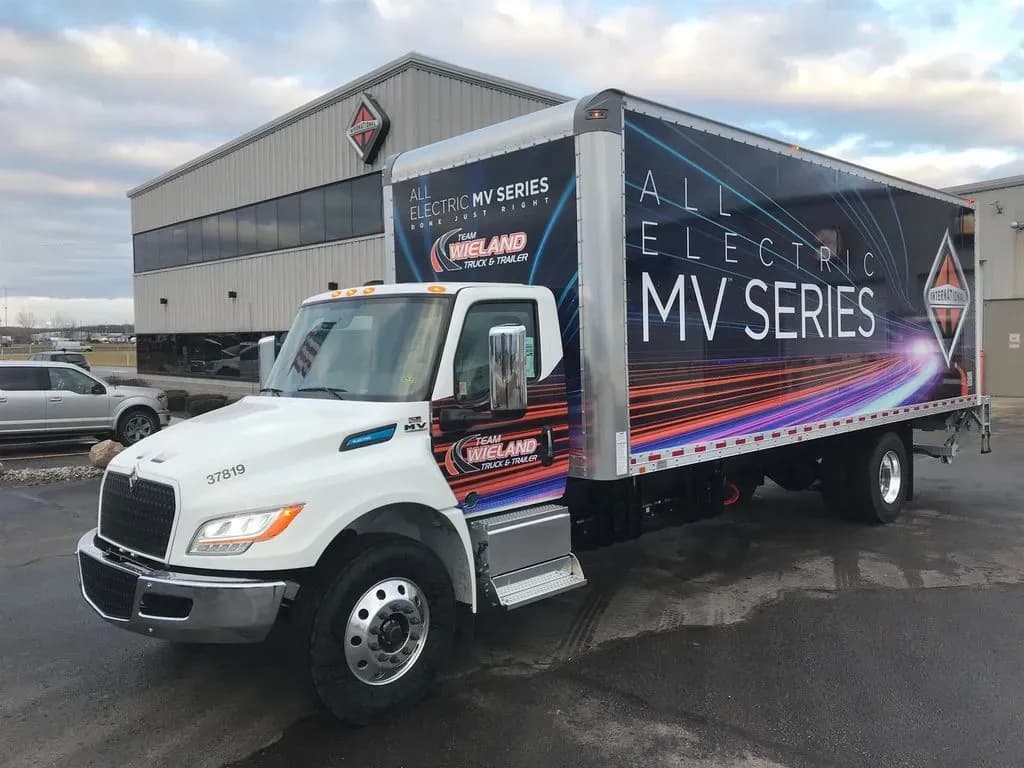2023 International eMV Series - Box