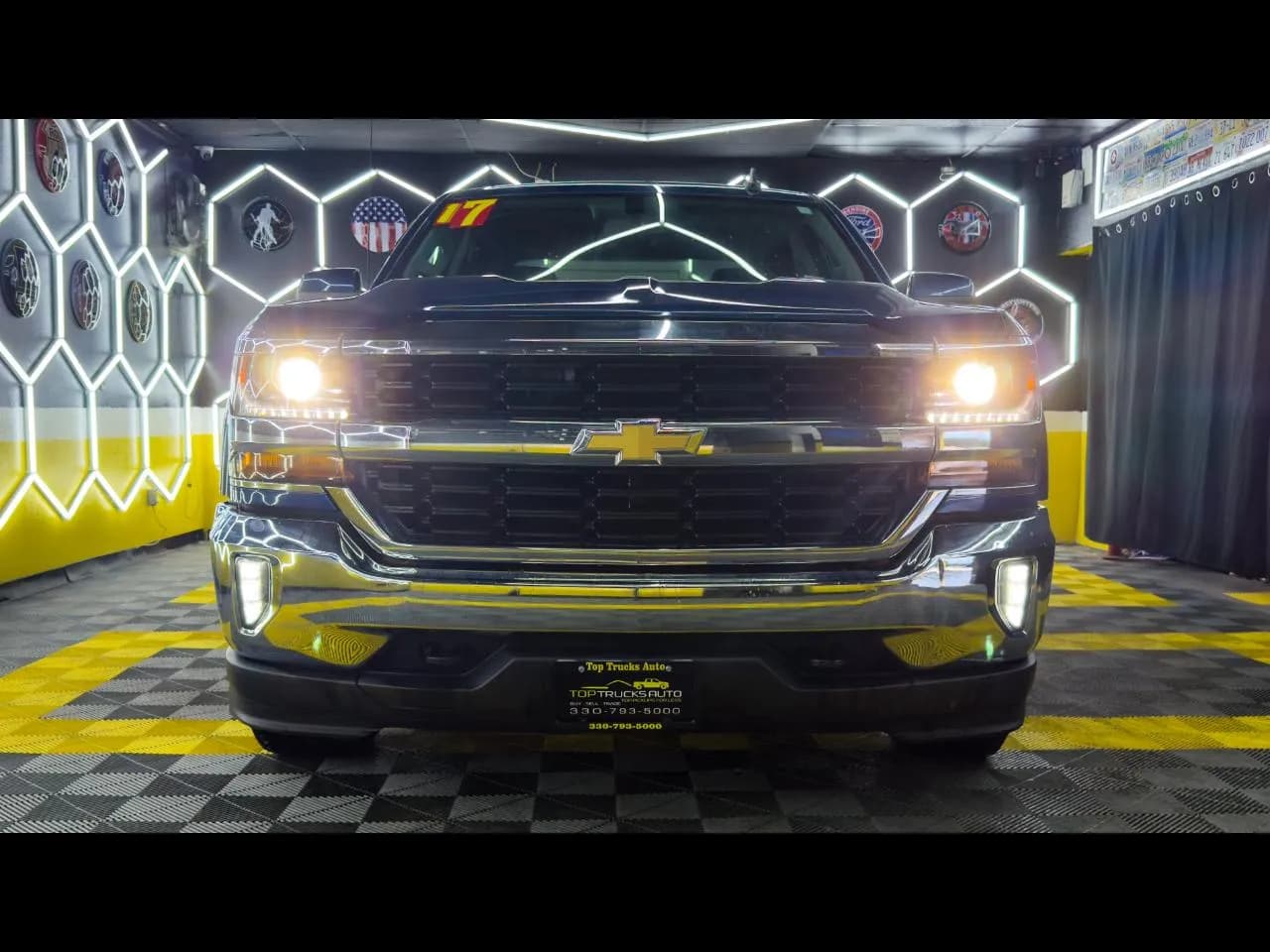 2017 Chevrolet Silverado 1500 LT CREW-CAB - Pickup