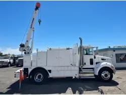 2013 Peterbilt 337 - Crane