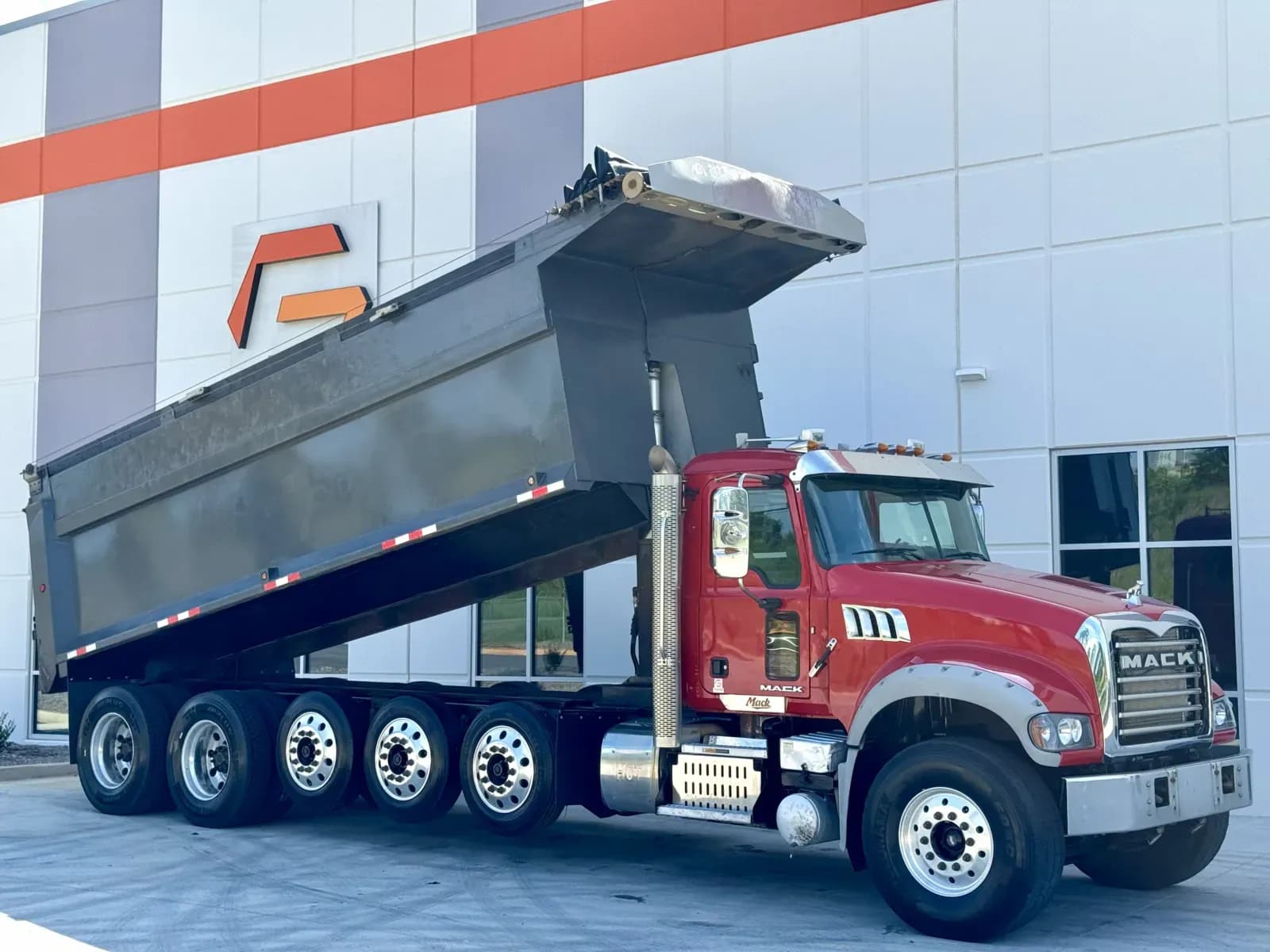 2015 Mack GU713 - Dump
