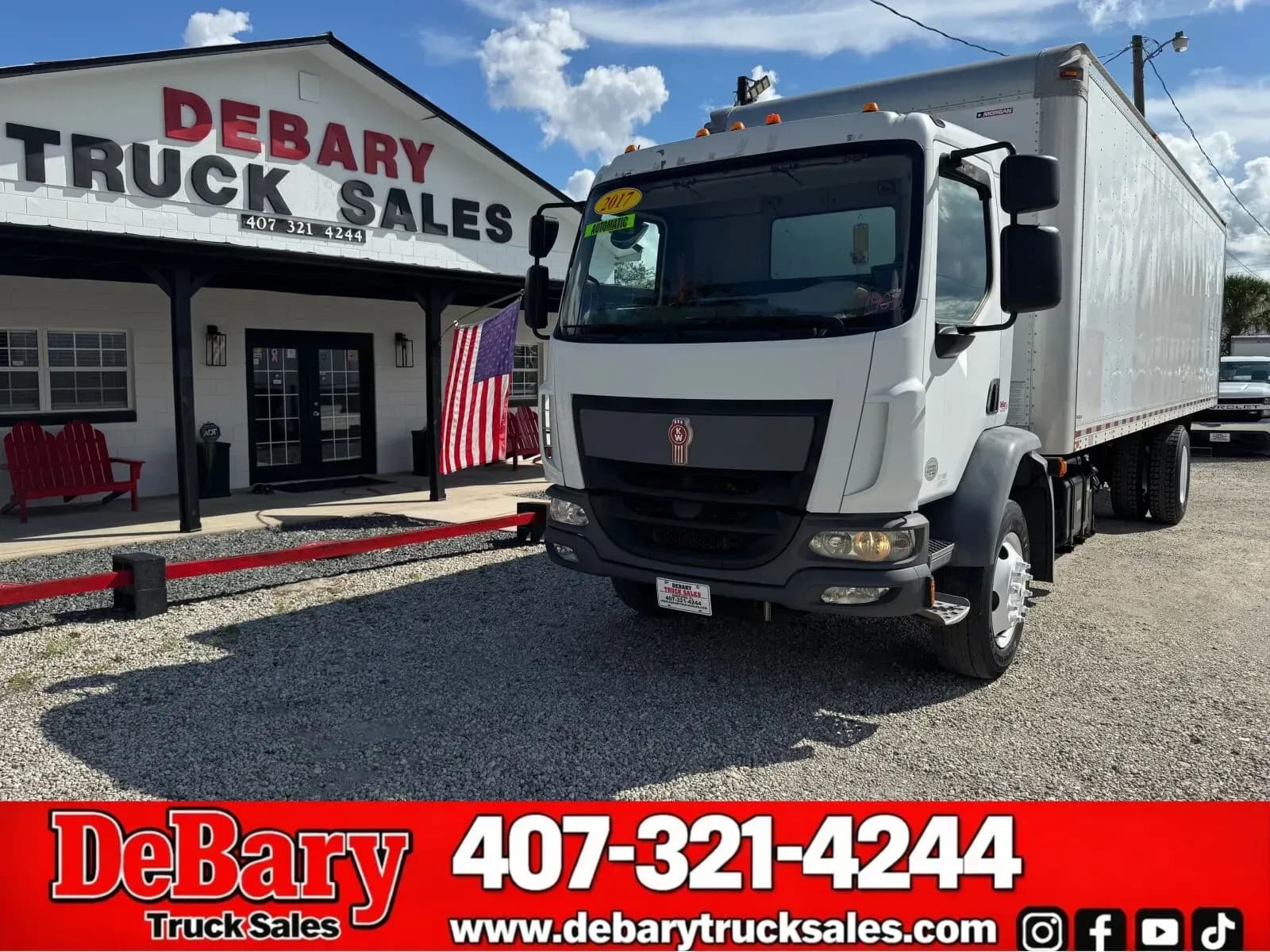 2017 Kenworth K270 - Box