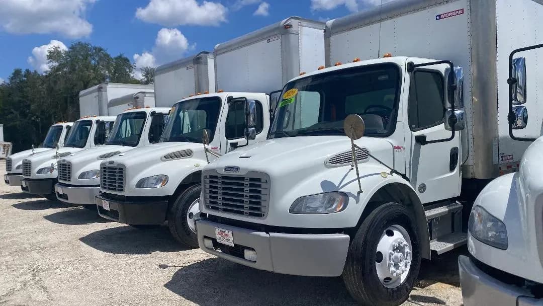 2020 Freightliner M2 106 - Box