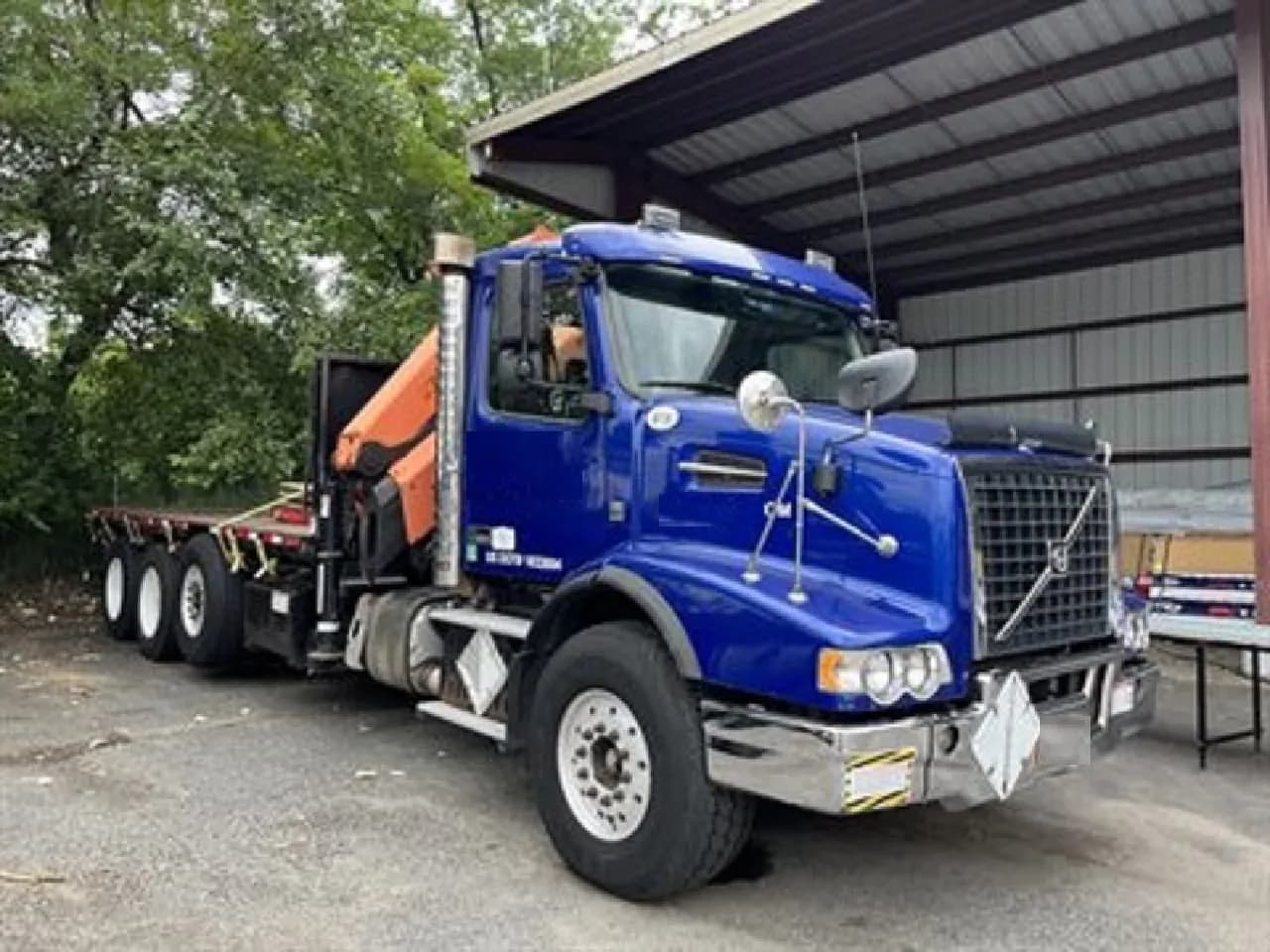 2014 Volvo VHD Knuckleboom Truck - Crane