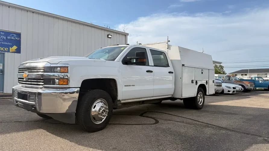 2017 Chevrolet Silverado 3500 HD - Service
