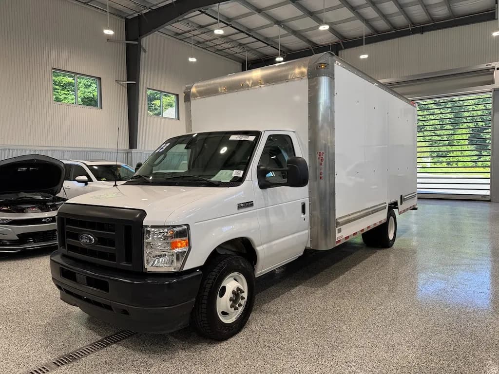 2023 Ford E-350 Cutaway - Box