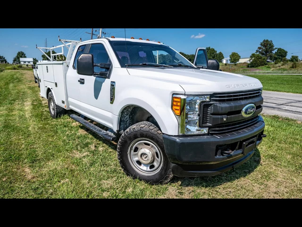 2017 Ford F-350 SD Lariat SuperCab Long Bed - Chassis
