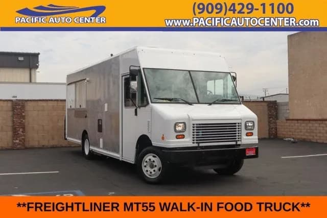2016 Freightliner MT55 - Vans