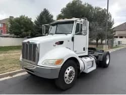 2012 Peterbilt 337 - Day Cab