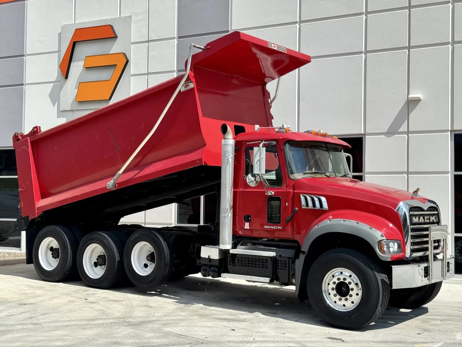 2018 Mack GU713 - Dump