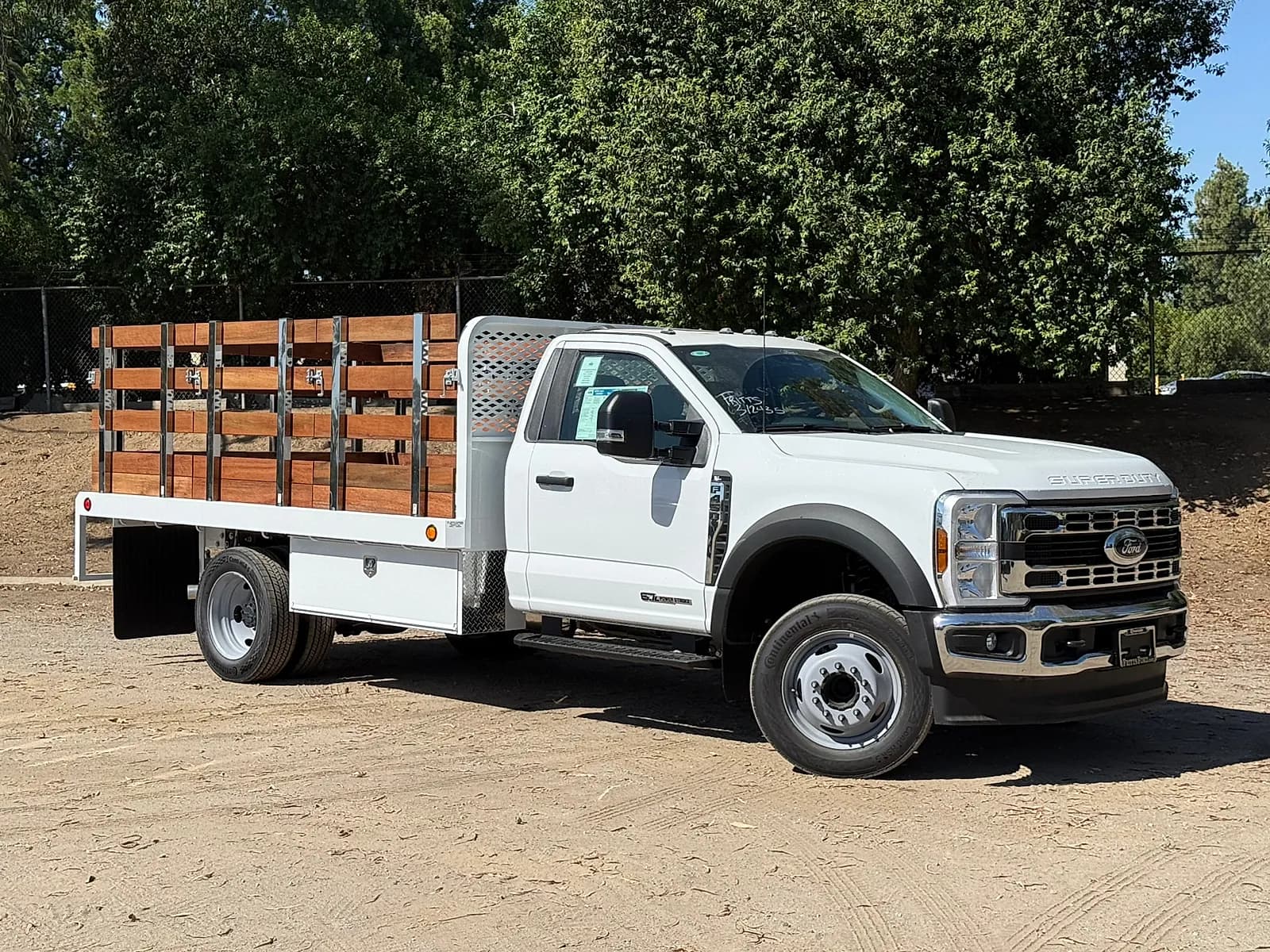 2026 Ford F-450 - Stake