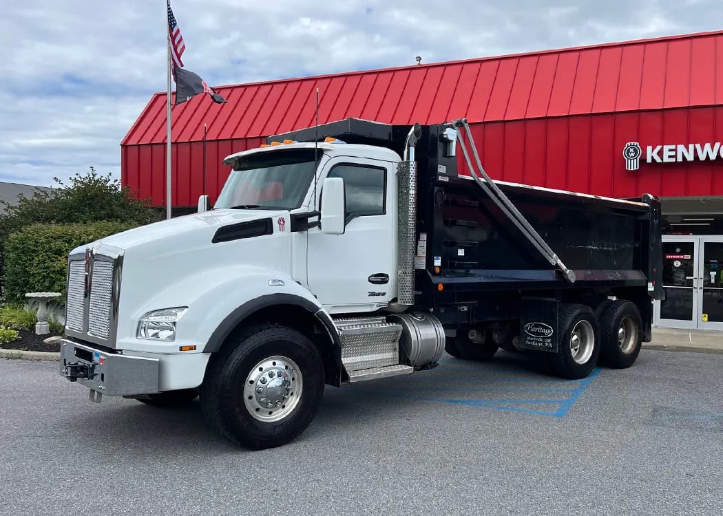 2023 Kenworth T880