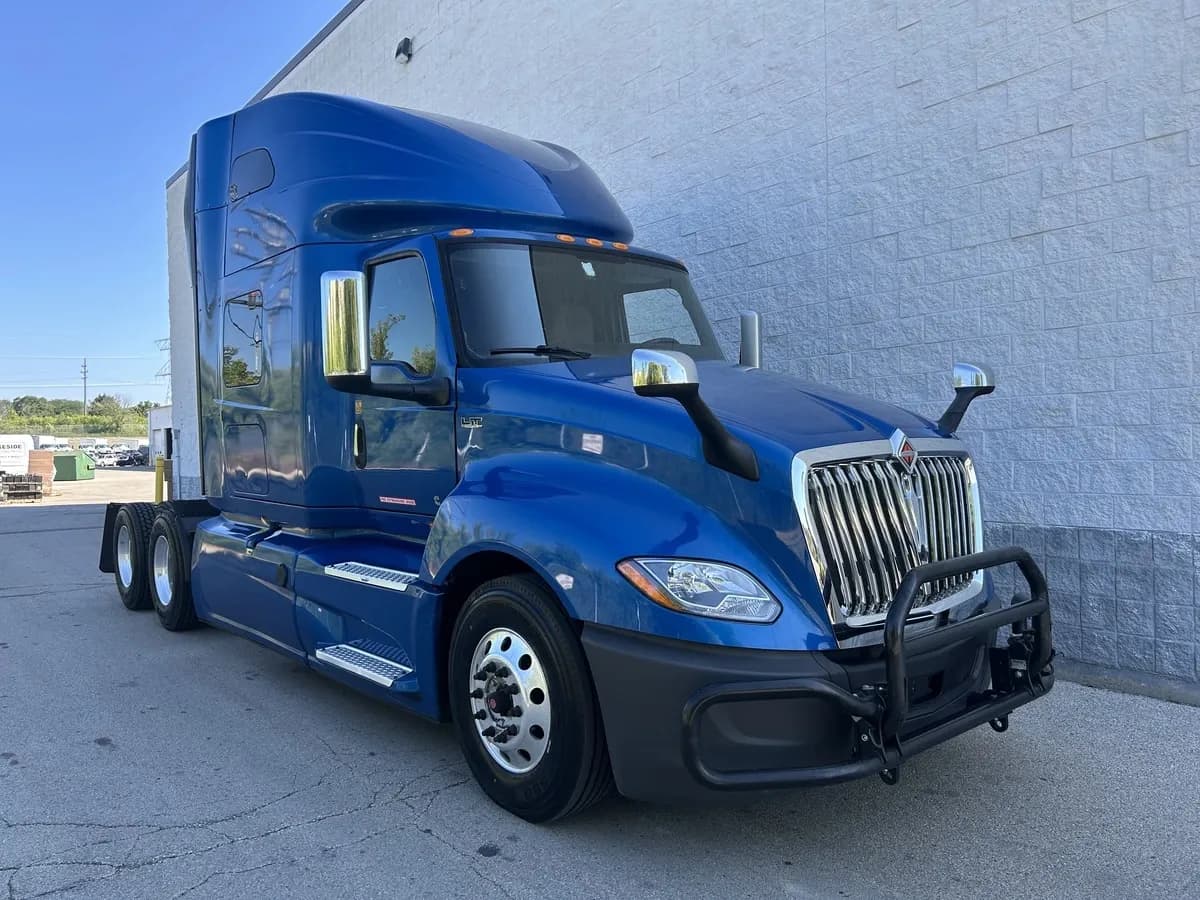 2022 International LT625