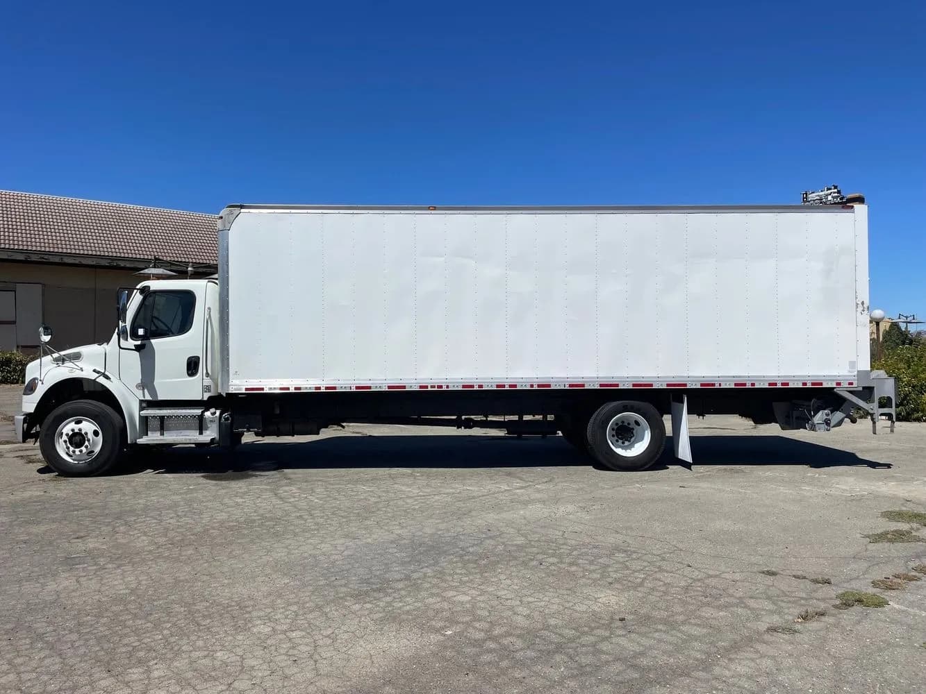 2020 Freightliner M2 106