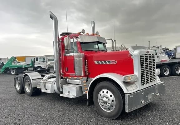 2016 Peterbilt 389 - Glider Kit Trucks