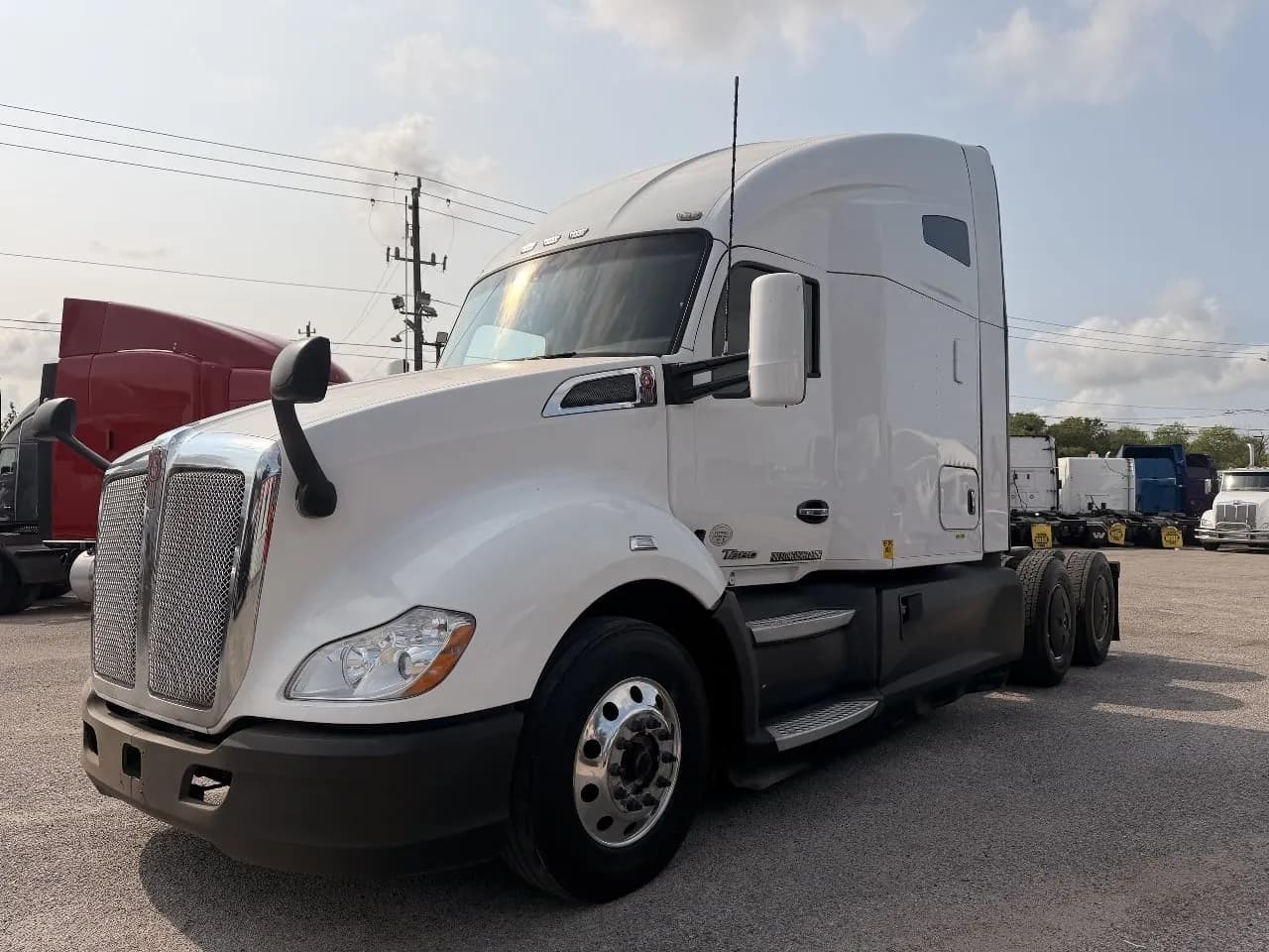 2019 Kenworth T680 - Sleeper
