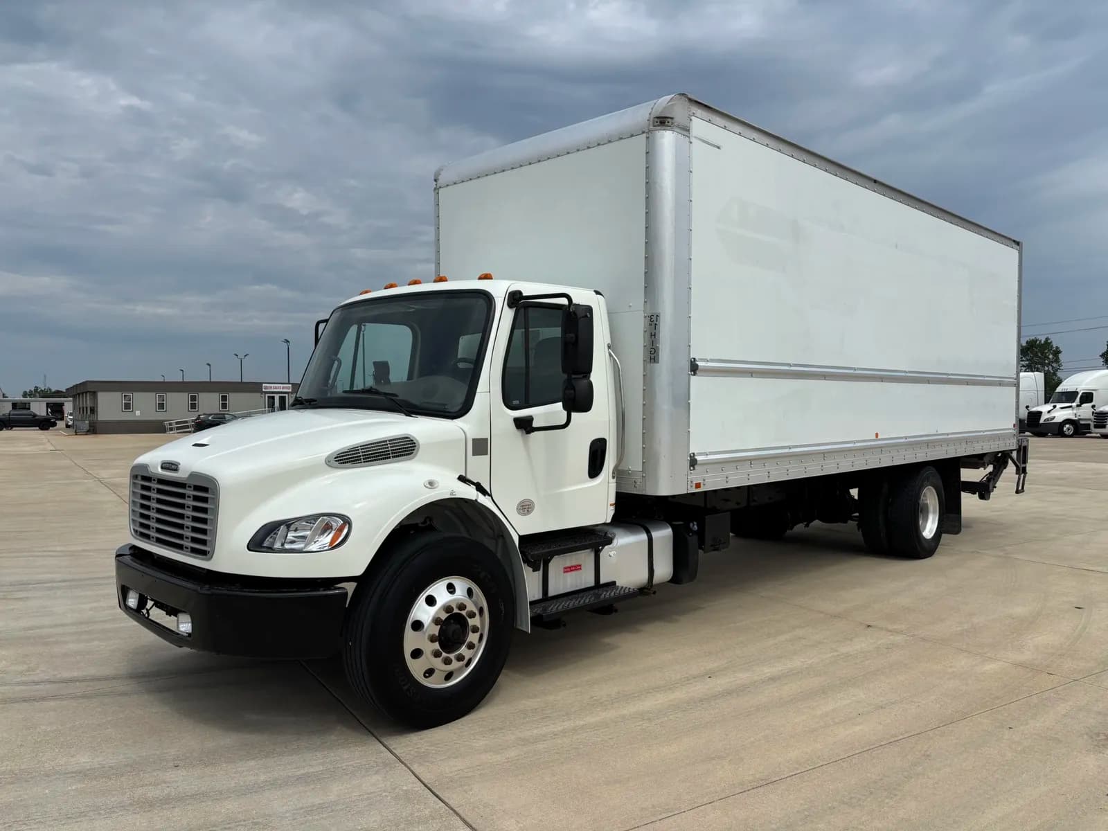 2018 Freightliner Business Class M2 - Box