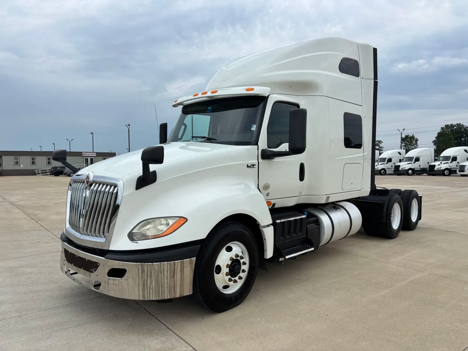 2019 International LT
