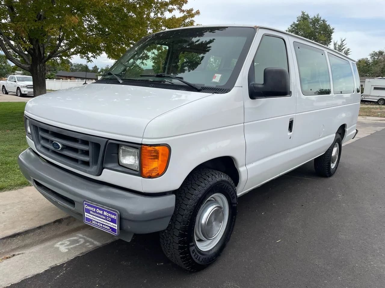 2006 Ford E-350 Super Duty - Vans