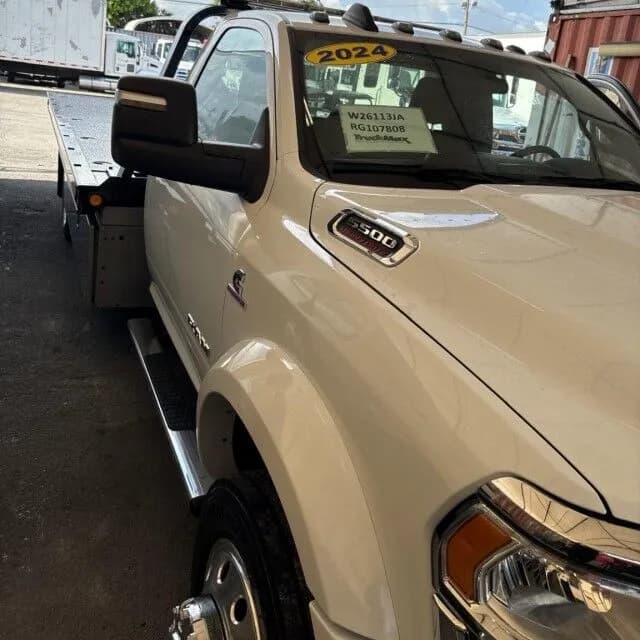 2024 Ram 5500 SLT - Tow
