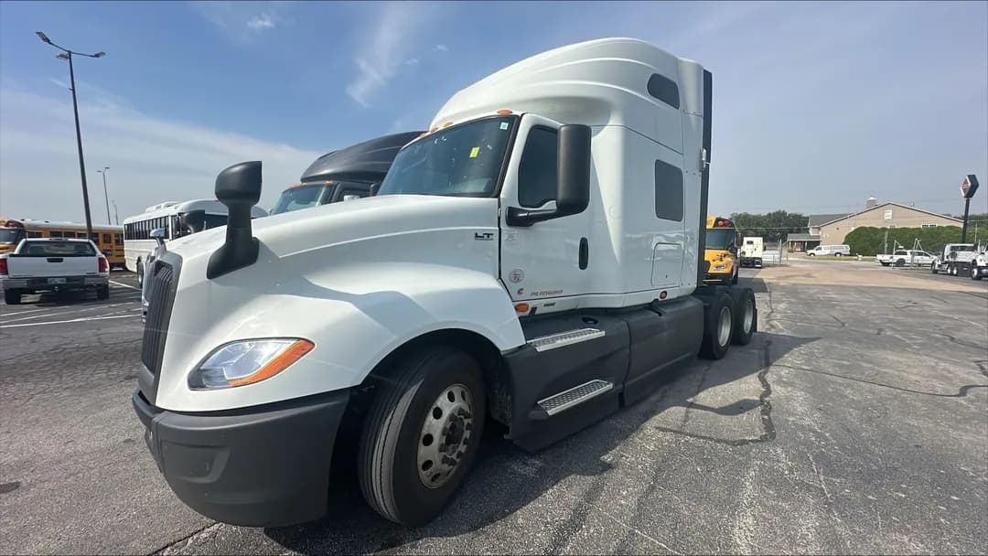 2022 International LT625