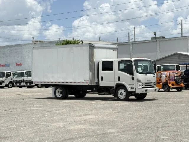 2027 Isuzu NPR-HD Crew Cab GAS - Box