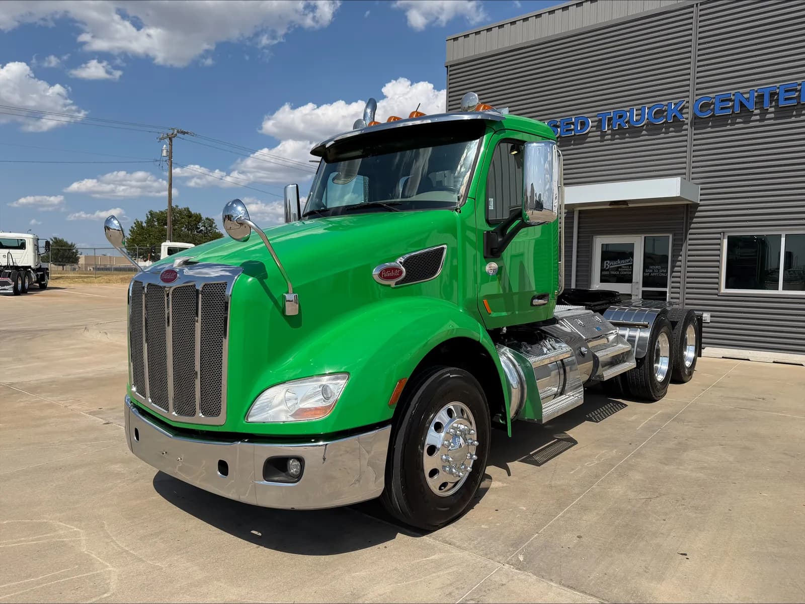 2018 Peterbilt 579 - W0005