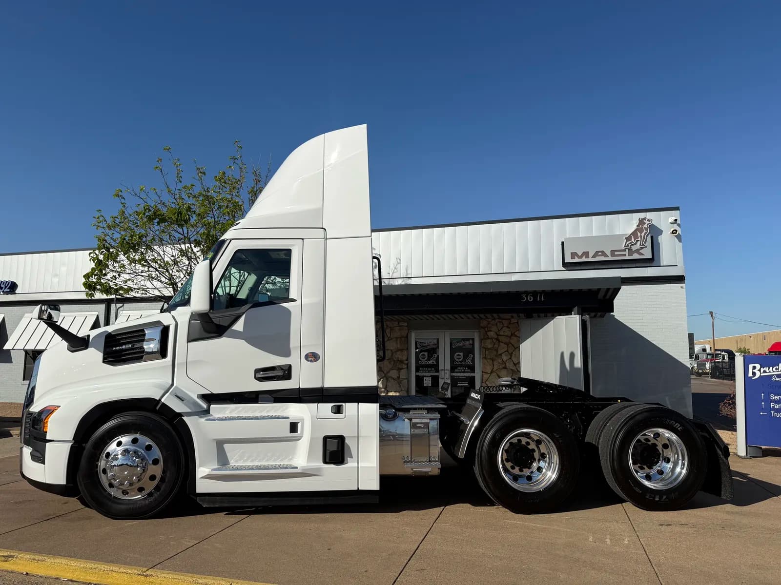 2026 Mack PR64T - Day Cab