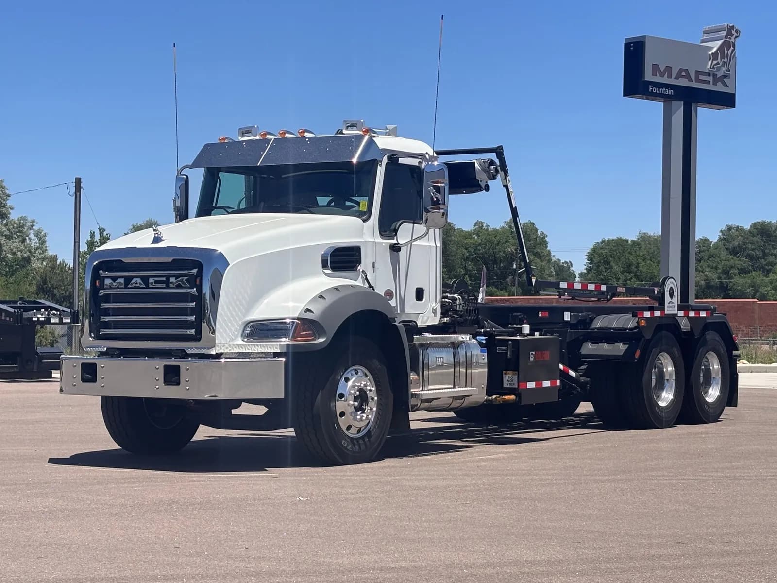 2026 Mack GR64B