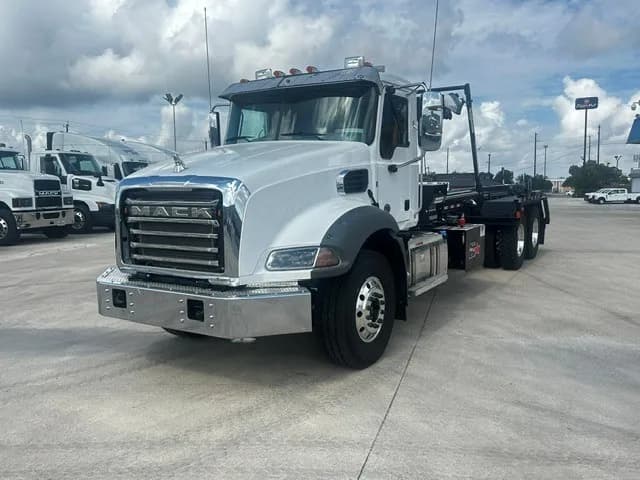 2026 Mack GR64B - Garbage