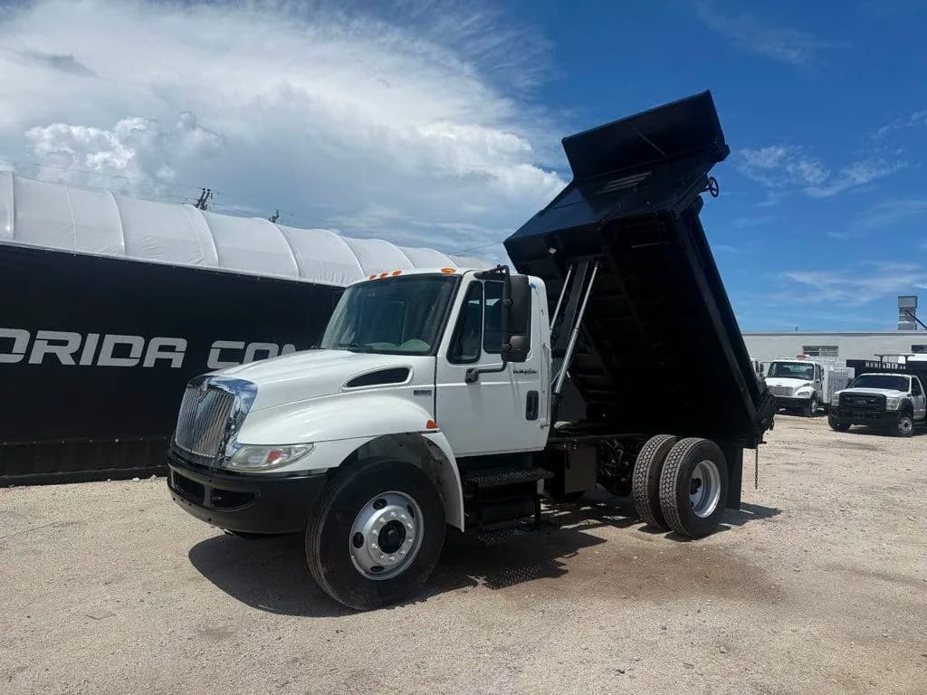 2011 International 4300 - Dump