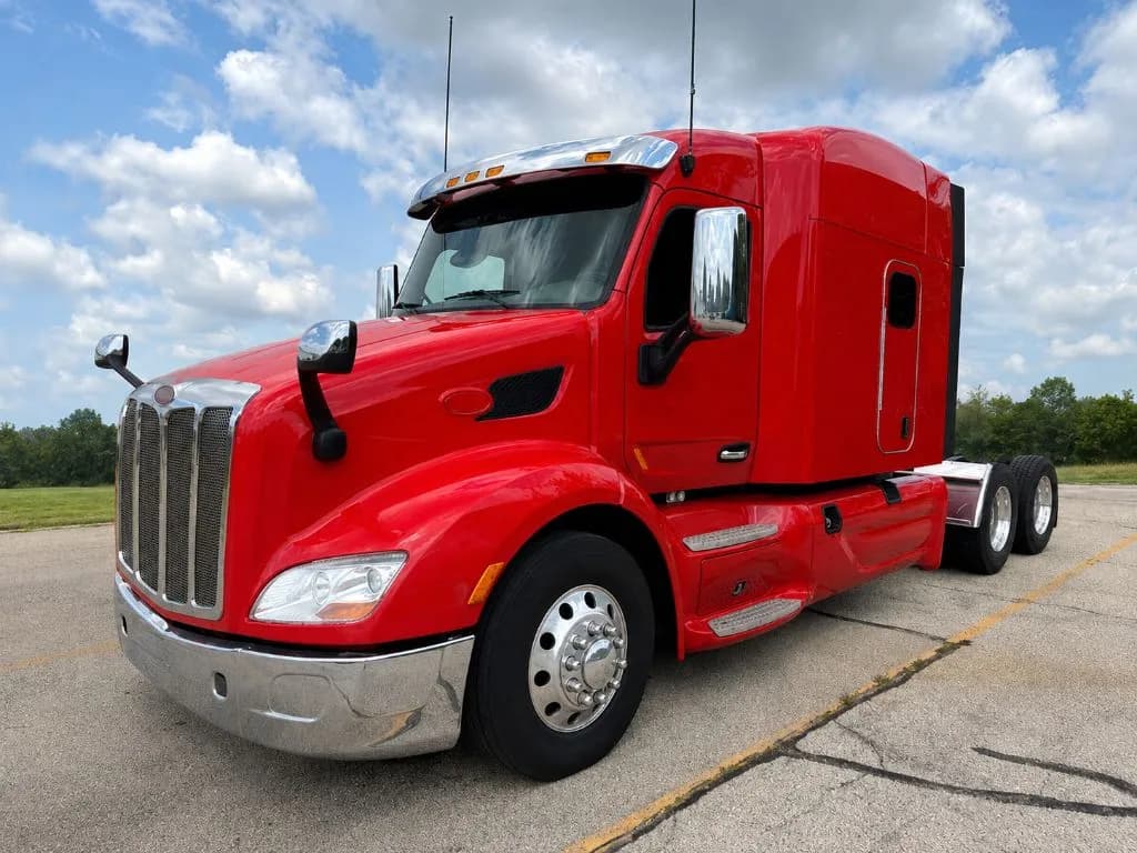 2017 Peterbilt 579 - Sleeper
