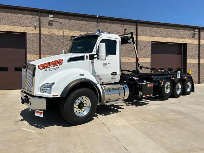 2027 Kenworth T880