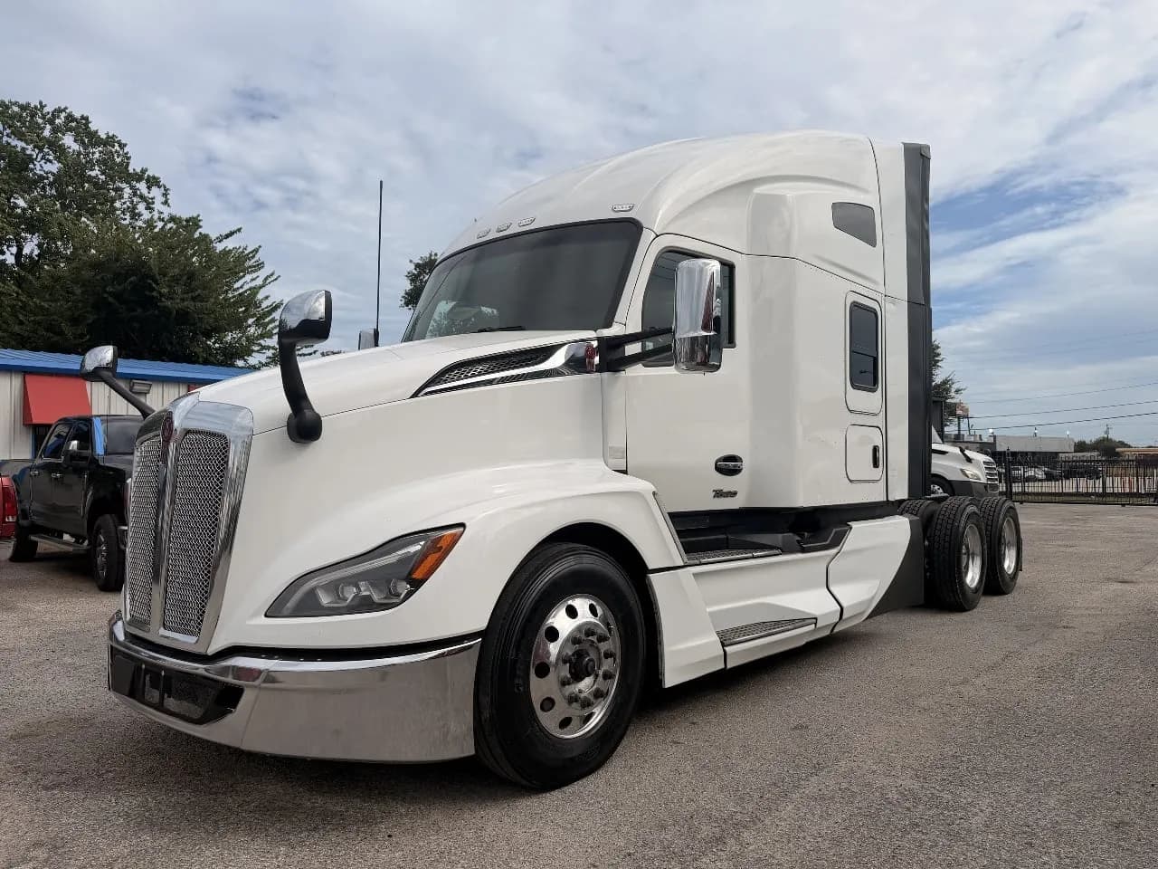 2023 Kenworth T680 Tandem Axle - Sleeper