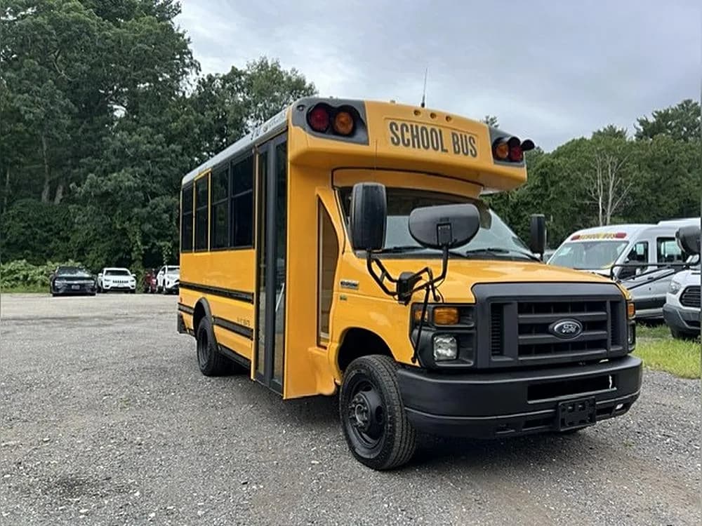 2015 Ford E-350 - Box