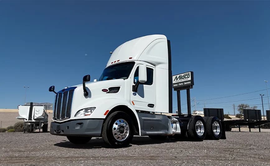2021 Peterbilt 579 - Day Cab