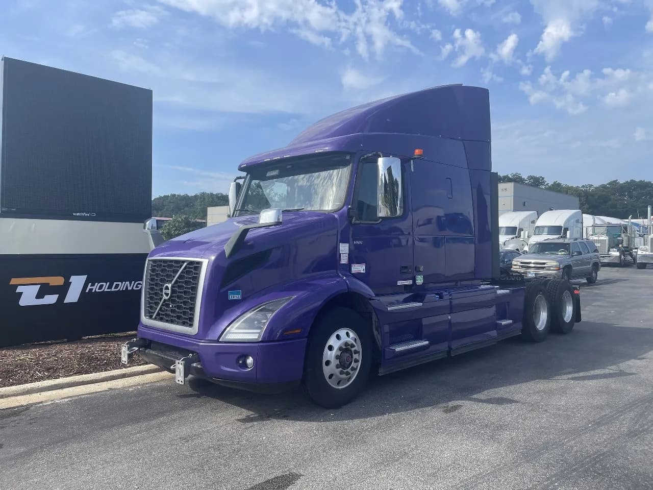 2020 Volvo VNR - Sleeper