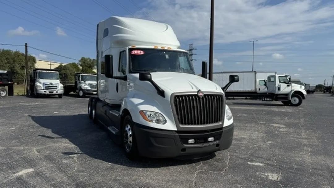 2022 International LT625