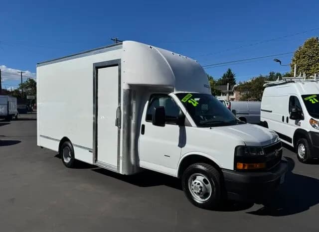 2021 Chevrolet Express 3500 Cutaway Van **14ft BOX** - Box