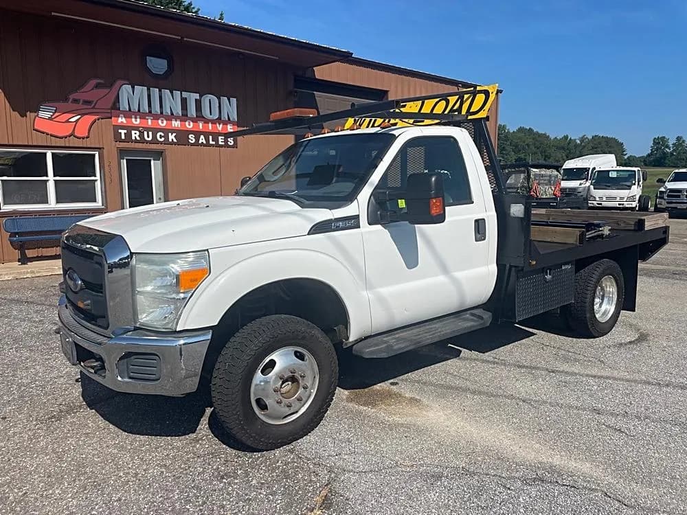 2016 Ford F350 - Flatbed