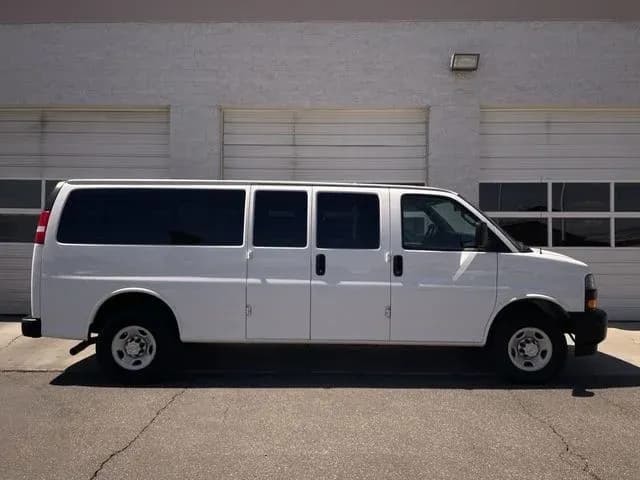2023 Chevrolet Express 3500 - Vans