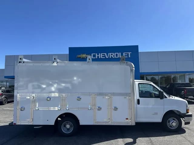 2026 Chevrolet Express 4500 - Box