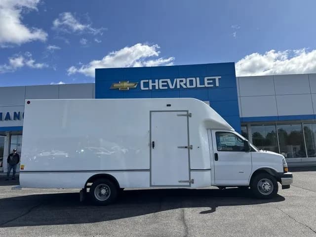 2026 Chevrolet Express 3500 - Box