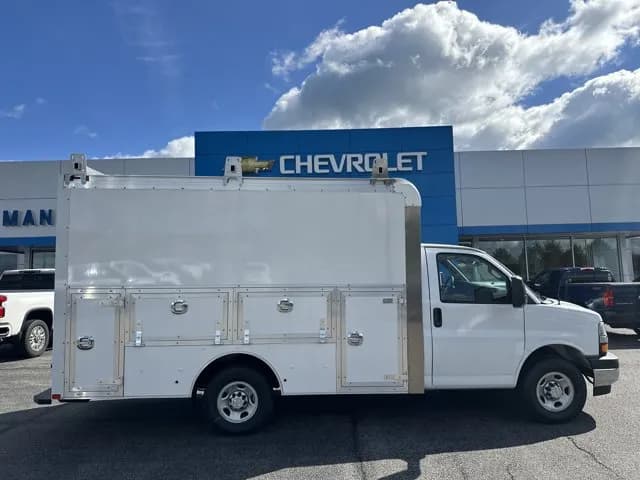 2026 Chevrolet Express 3500 - Box