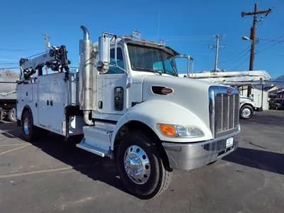 2013 Peterbilt 337 Mechanic Truck - - Crane