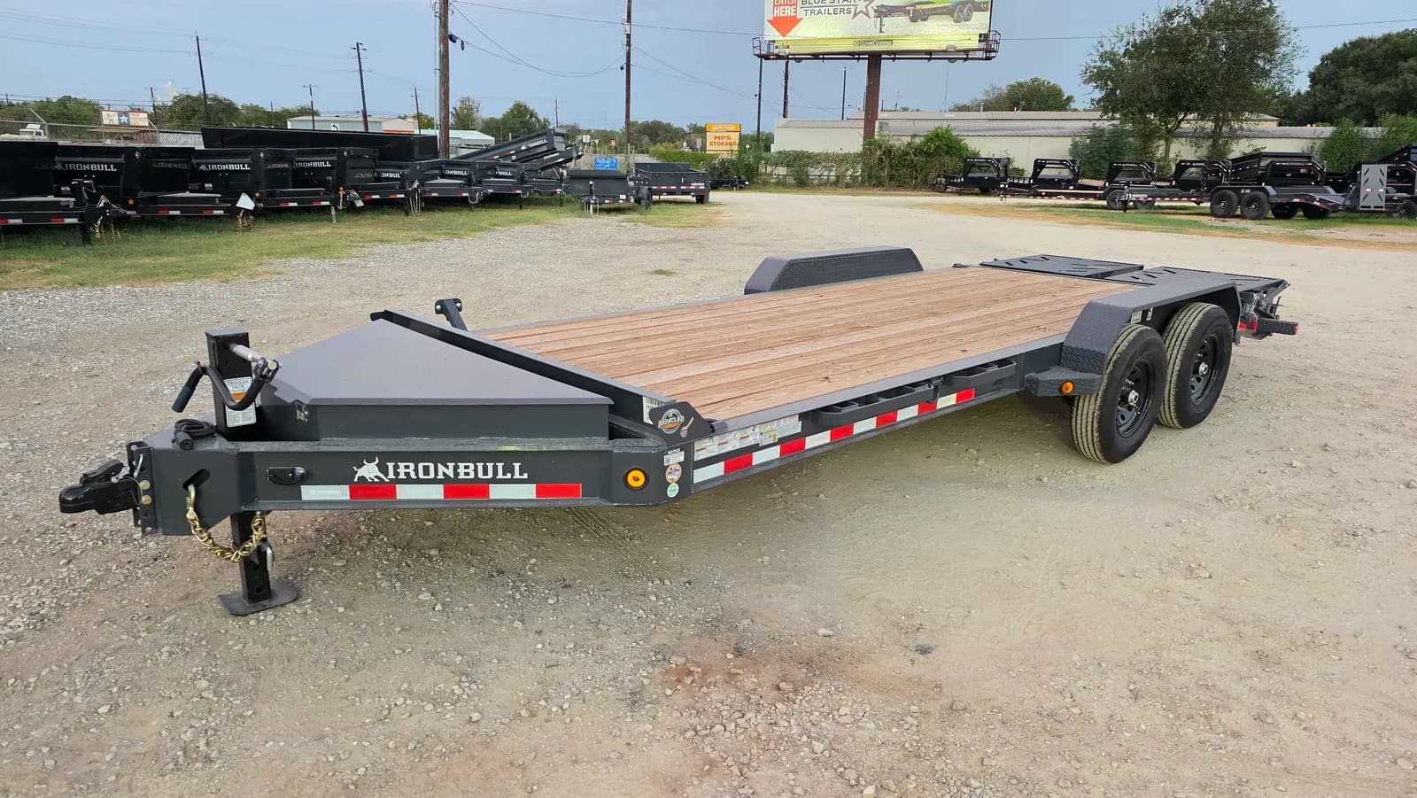 2027 Norstar 83 X 17+3 Iron Bull EWB – 8" I-Beam Frame & Tongue 3ft Self-Cleaning Dove Rampage Ramps