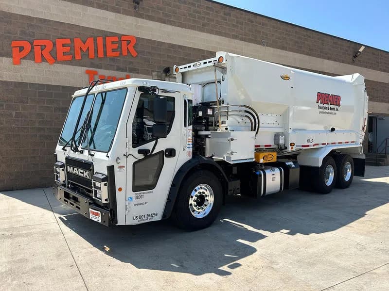 2026 Mack Trucks LR64R - Garbage