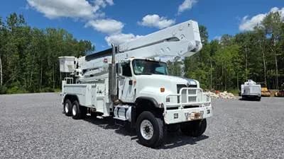 2010 International 5500i 6X6 & - Pickup