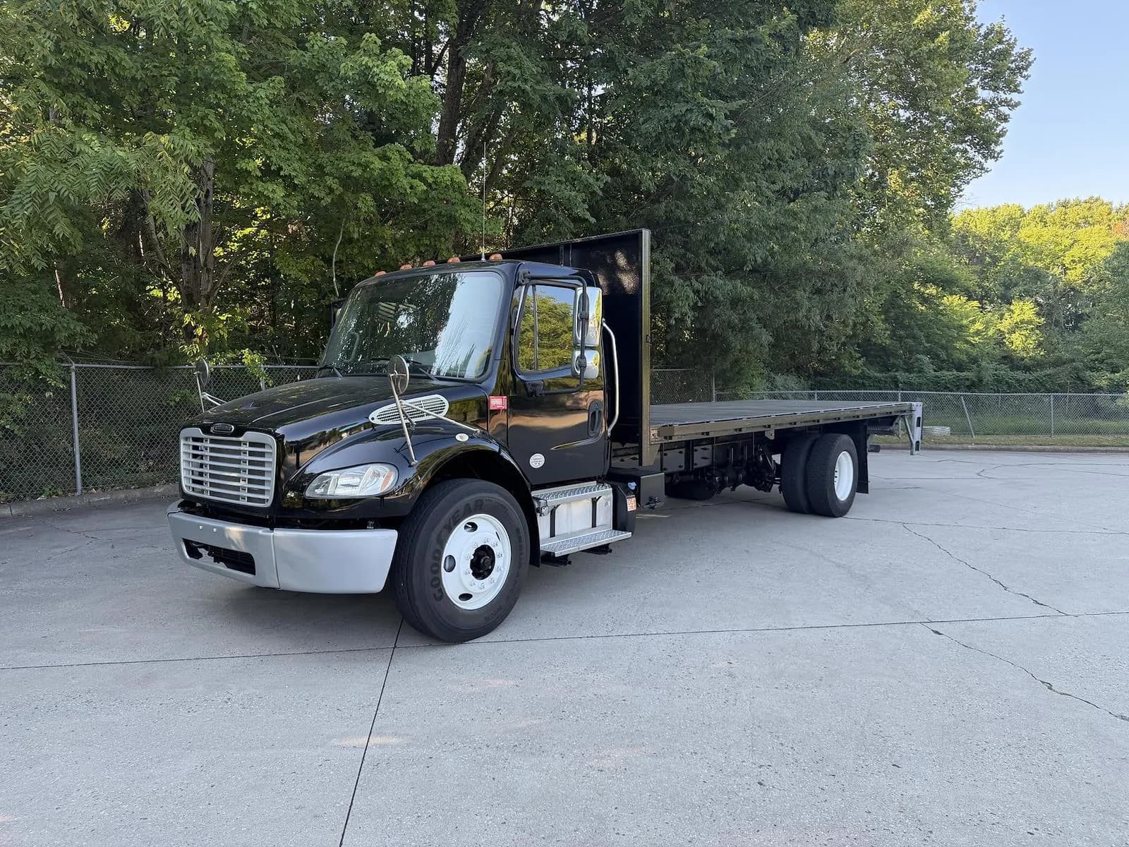 2019 Freightliner M2 106 - Flatbed