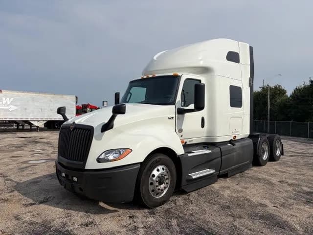 2023 International LT625