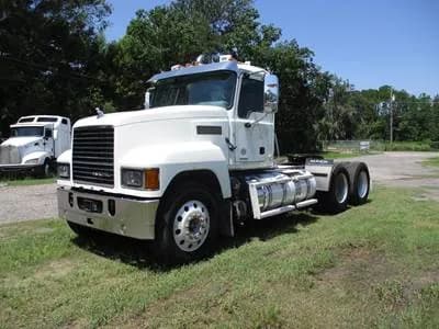 2020 Mack Pinnacle 64T Day Cab Truck - MP8 445HP 12 Speed M Drive Amt